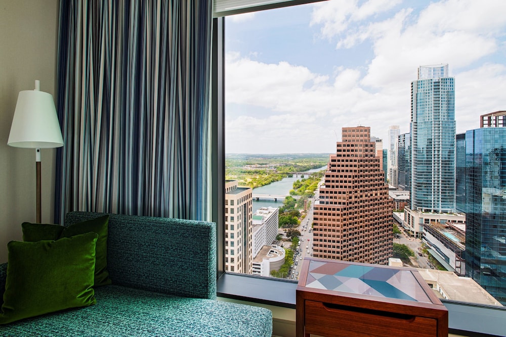 Austin Marriott Downtown 40/58