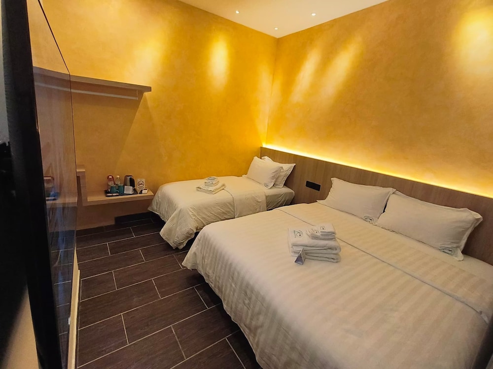 OYO 90082 Red’s Hotel 19/25