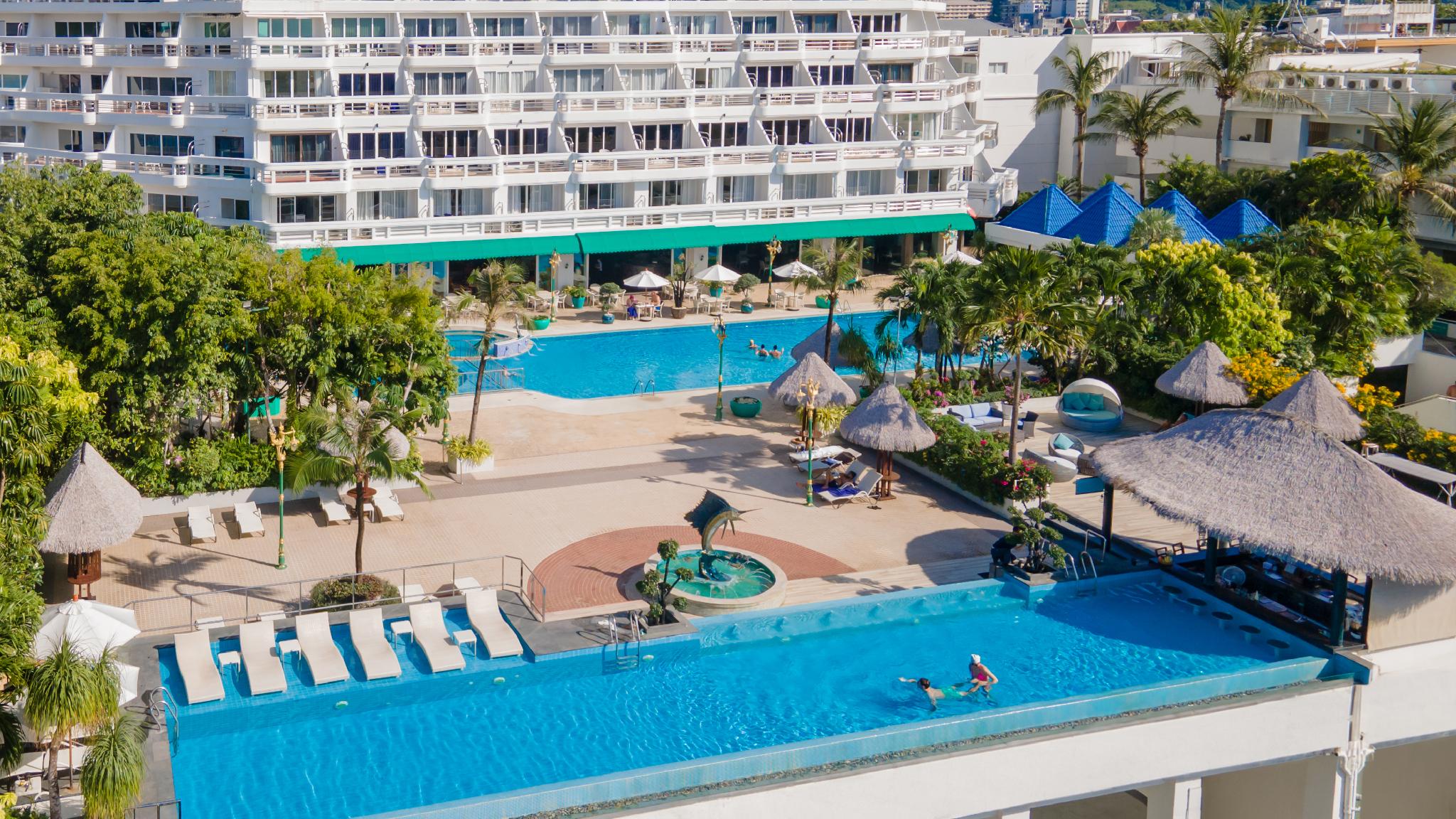 Andaman Beach Suites Hotel in PATONG BEACH