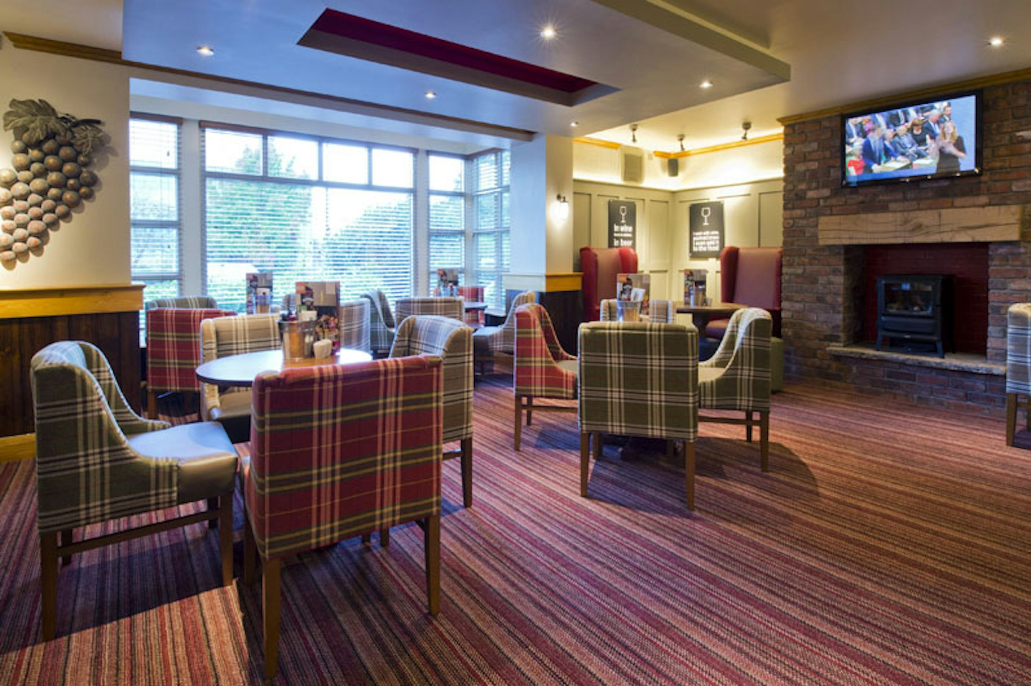 Premier Inn Swansea North 22/46