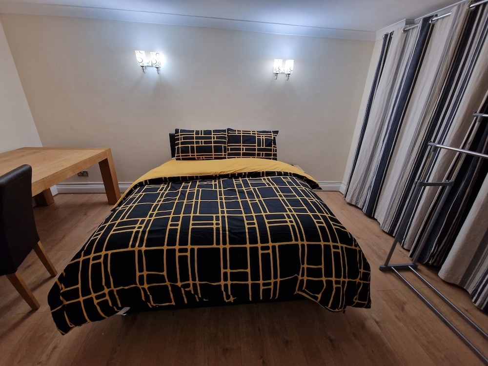 SnoozeDen Chalvey - Free Parking, Near M4 J6 in BERKSHIRE