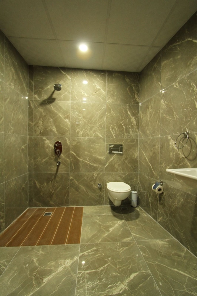 Asmir Suites Hotel 30/32