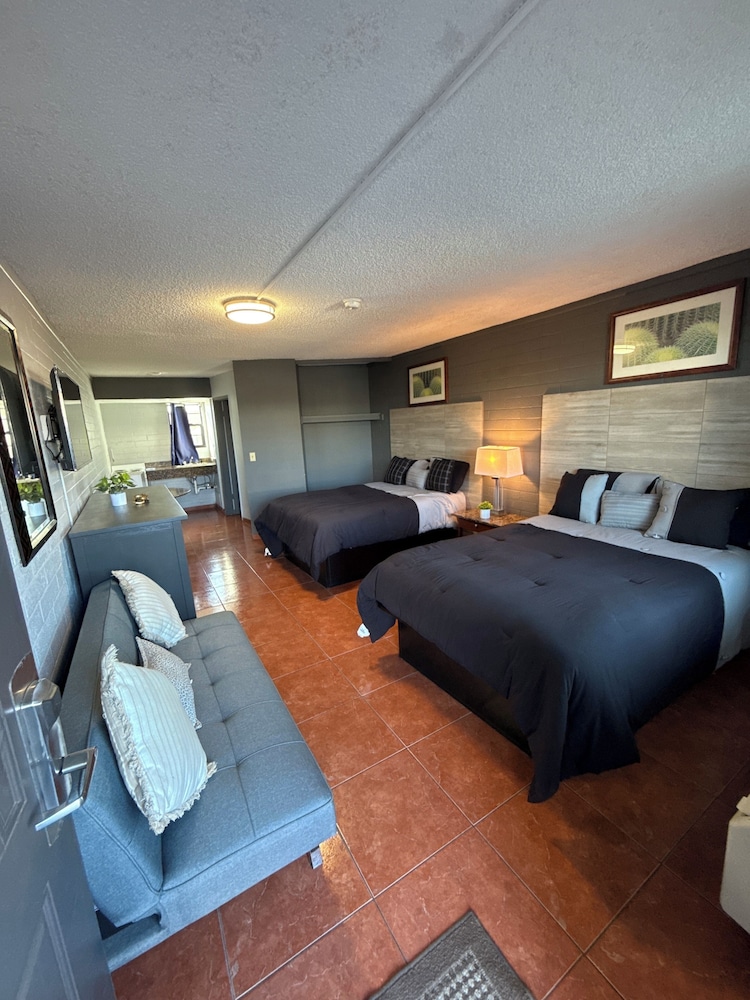 Rawls Motel Near Phoenix Airport 13/50