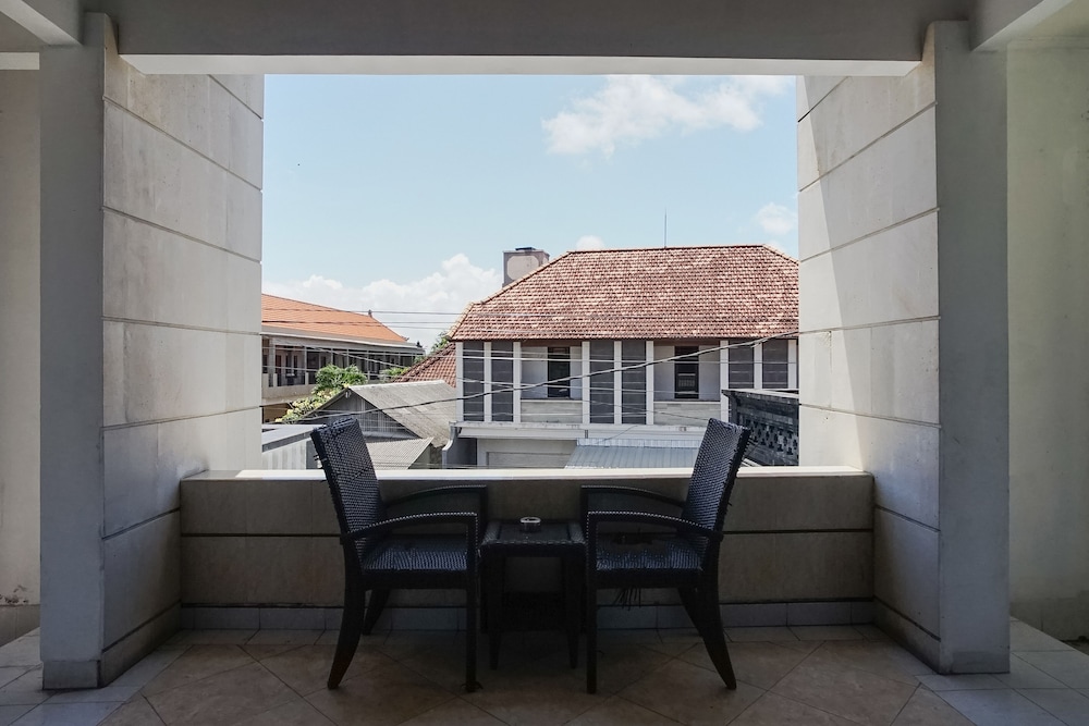 Denays House 46/50