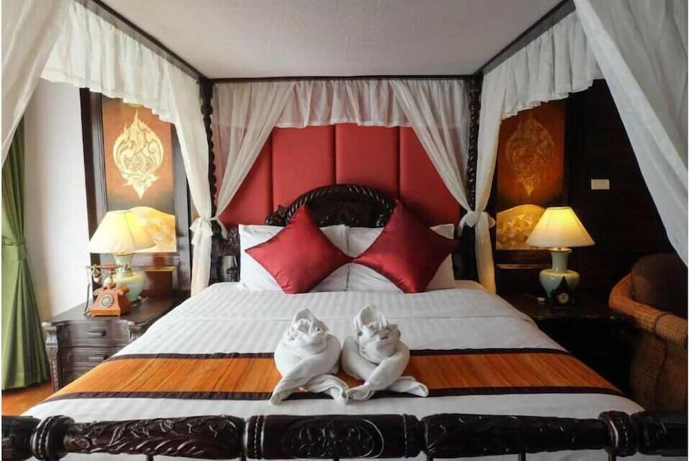 Luxury, King Bed, Hot Tub, Pool Access