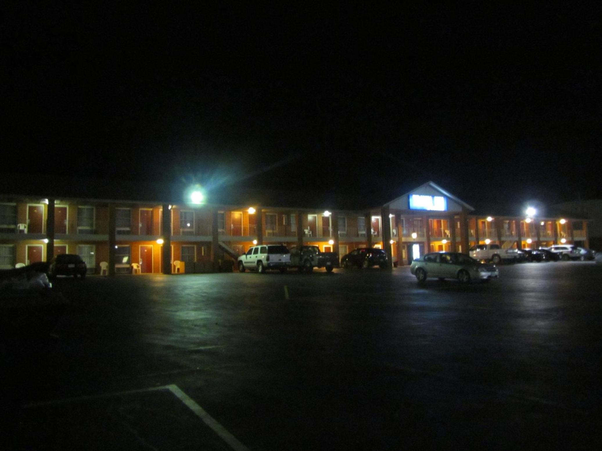Travel Inn & Suites 1/11
