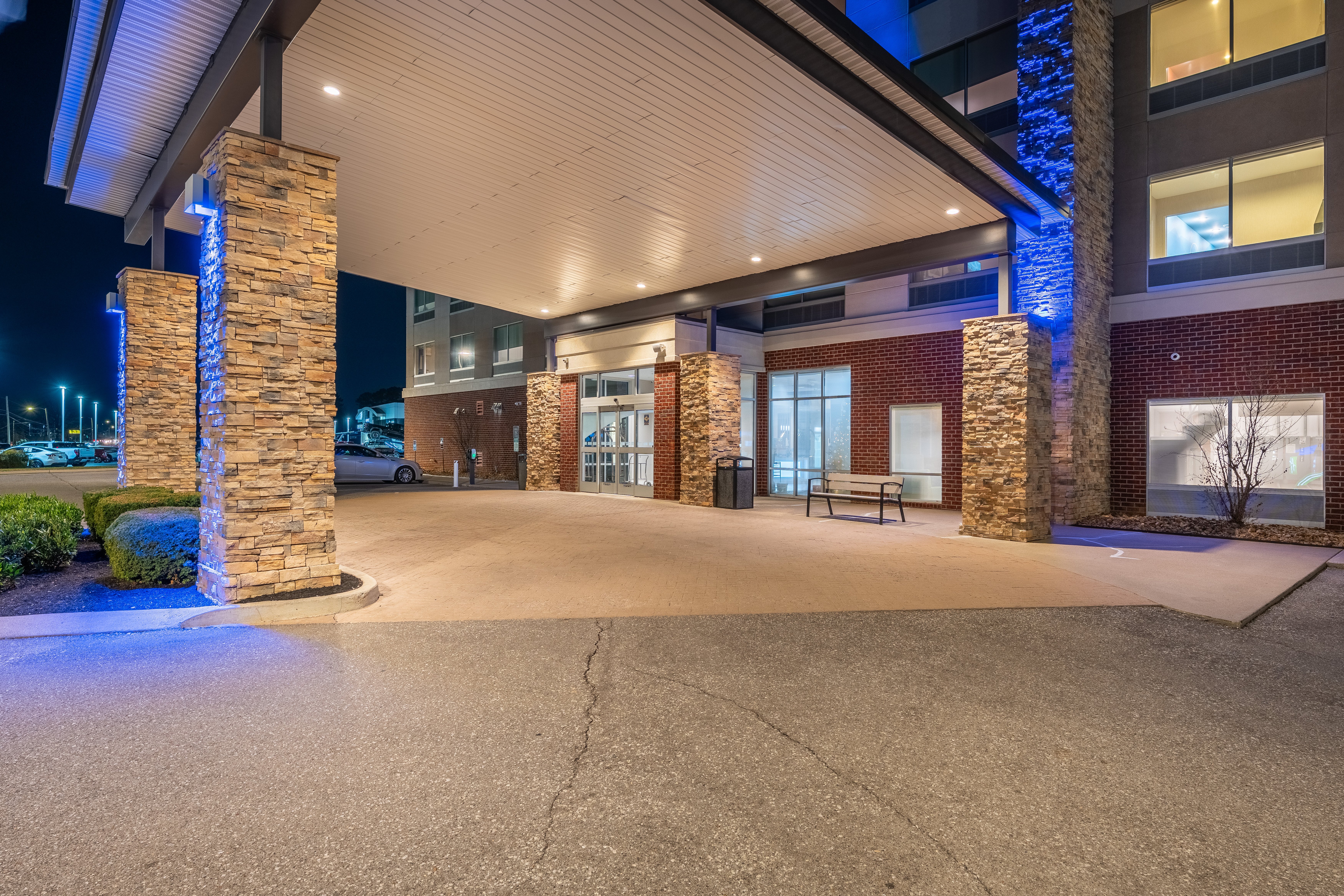 Holiday Inn Express Suites Nashville North Springfield 75/77