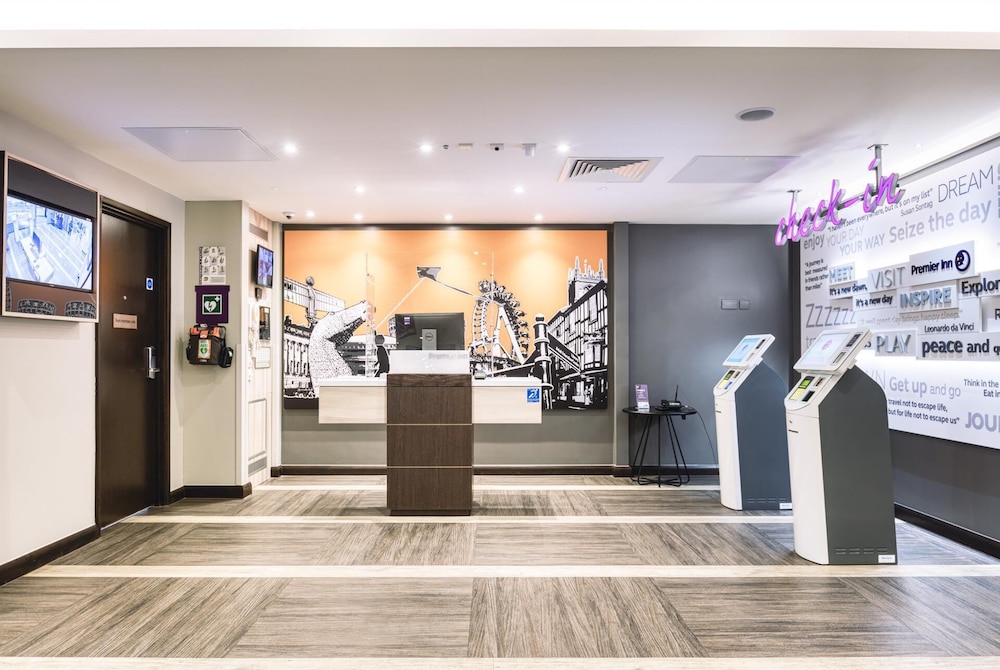 Premier Inn Wokingham Town Centre 20/31