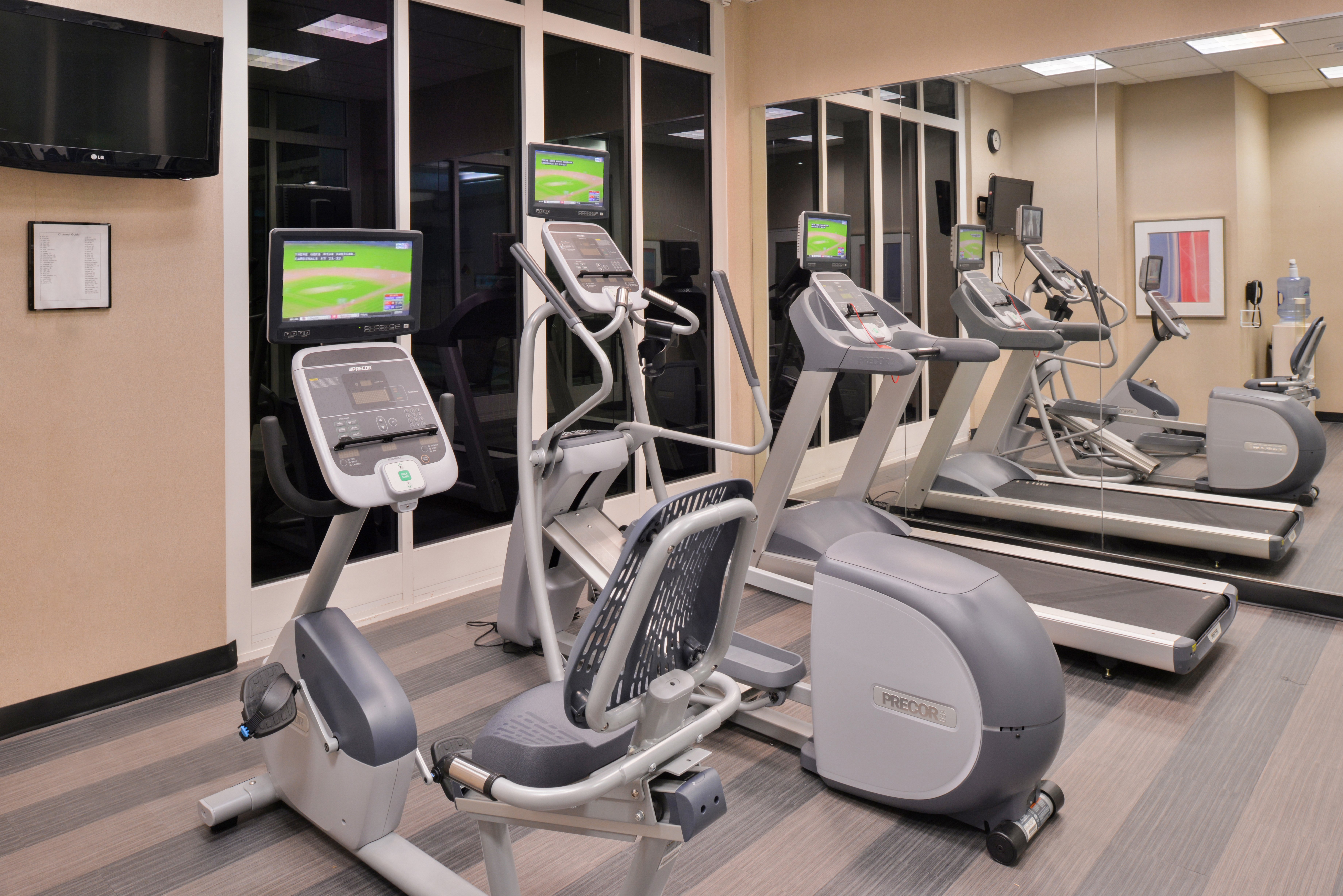 Holiday Inn Kansas City Airport 15/42