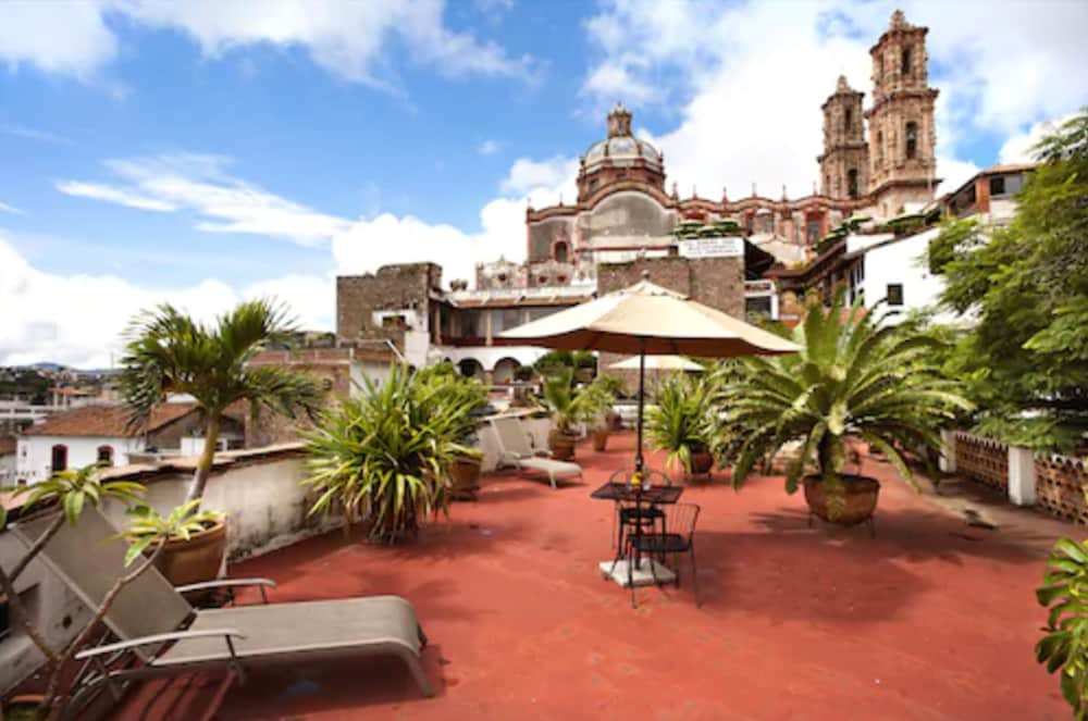 Hotel Los Arcos 39/65