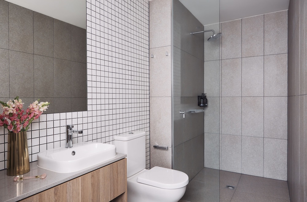 Studio, Double Bed, Mantra Melbourne Epping 3/4