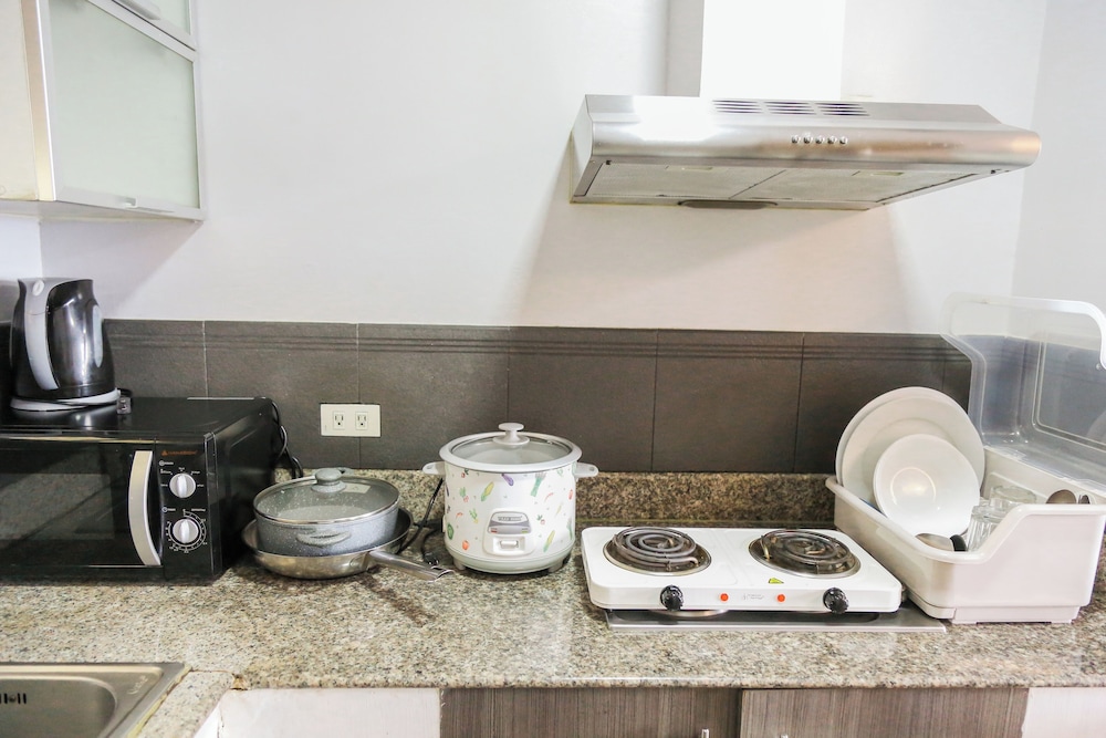 Pacific Bay Grand Suites 50/50