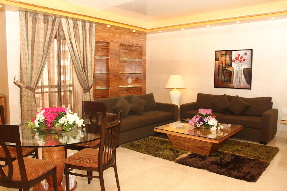 Lahoya Verdun, Beirut 34/50
