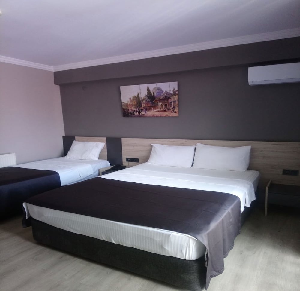 Faik Hotel 17/50