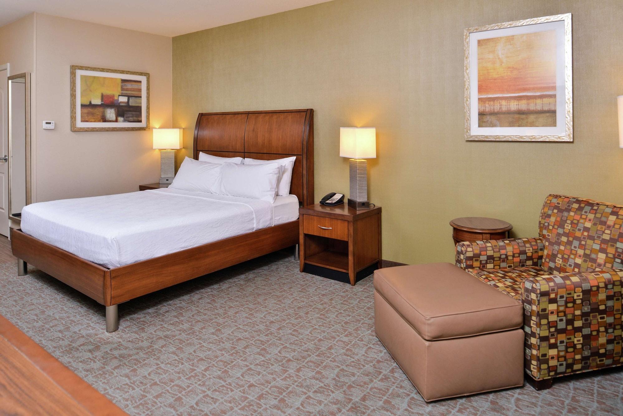 جناح لذوي الإعاقة، Hilton Garden Inn Boise Spectrum 5/9