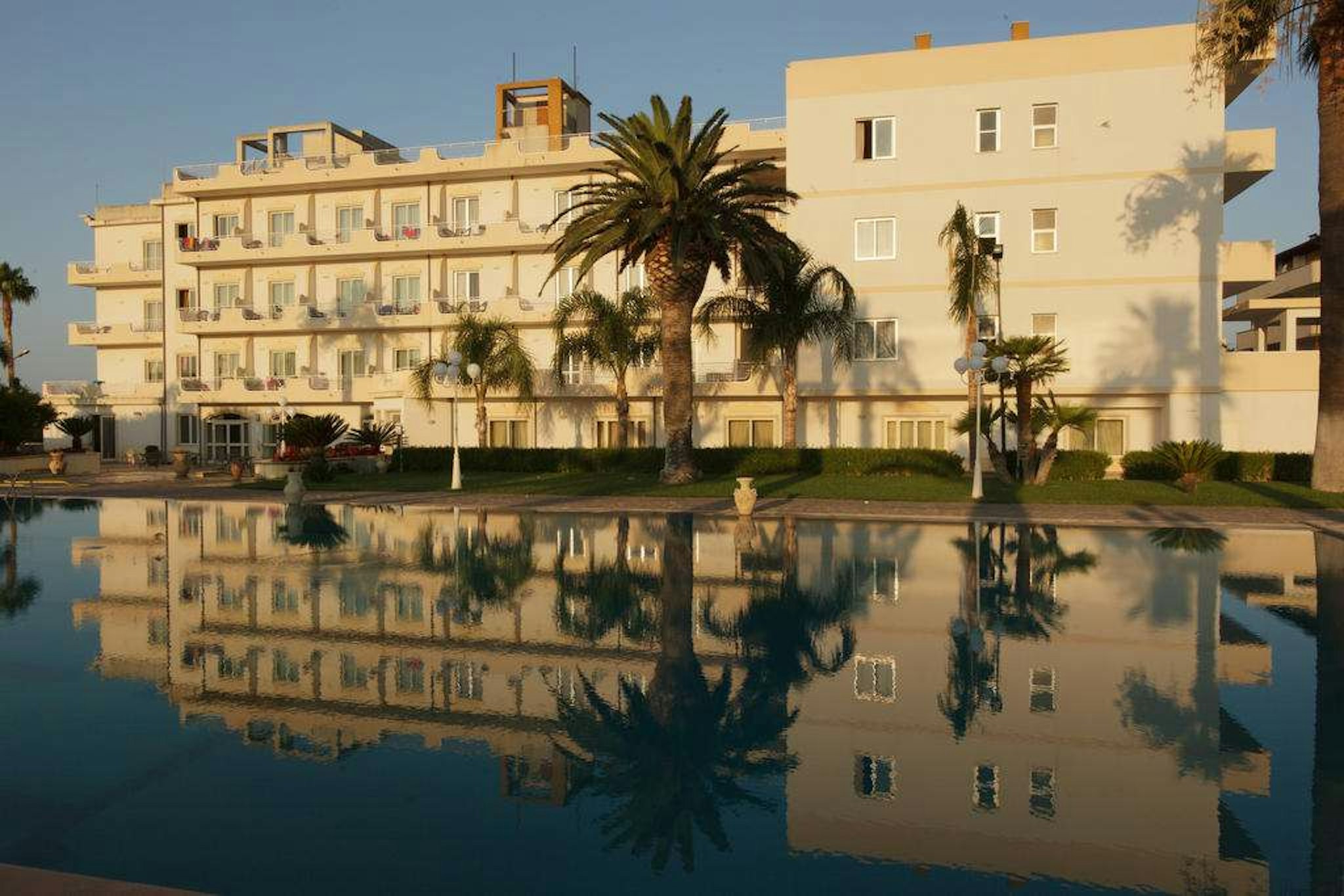 Club Hotel Kennedy 7/38
