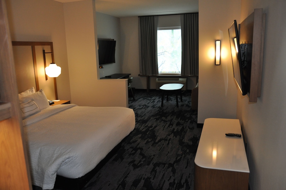 Fairfield Inn Suites Nashville Airport 24/43