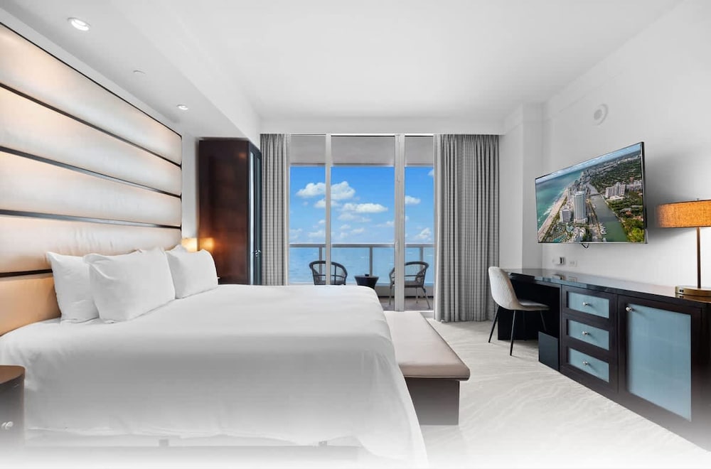 Fontainebleau Miami Beach Private Luxury Suites 15/50