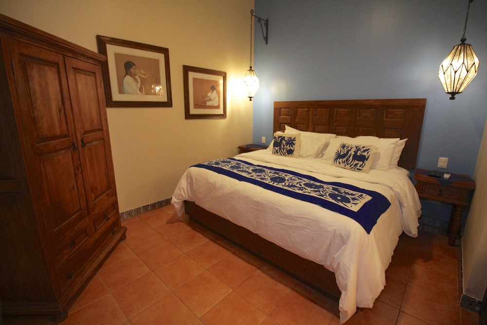 Casa Mia Suites 18/72