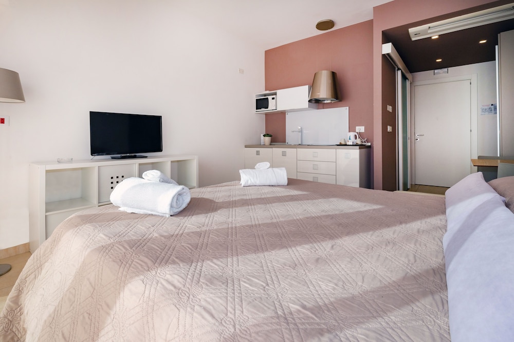Zeus Residence Hotel 14/50