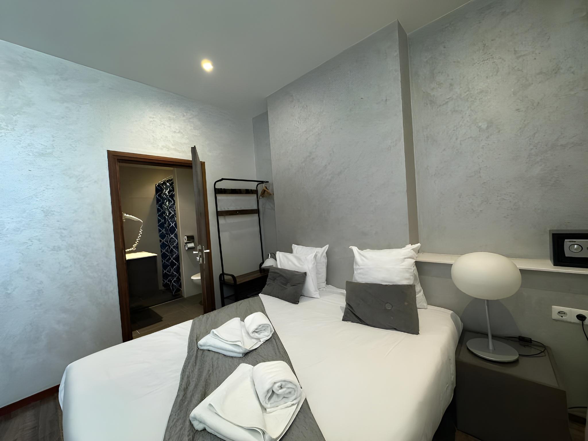 Standard, 2 Double Beds