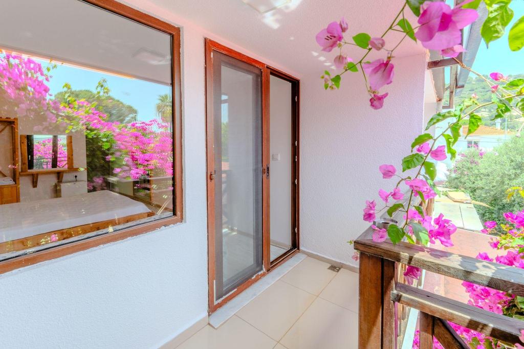 Giritli Rum Meyhanesi Butik Otel 2/48