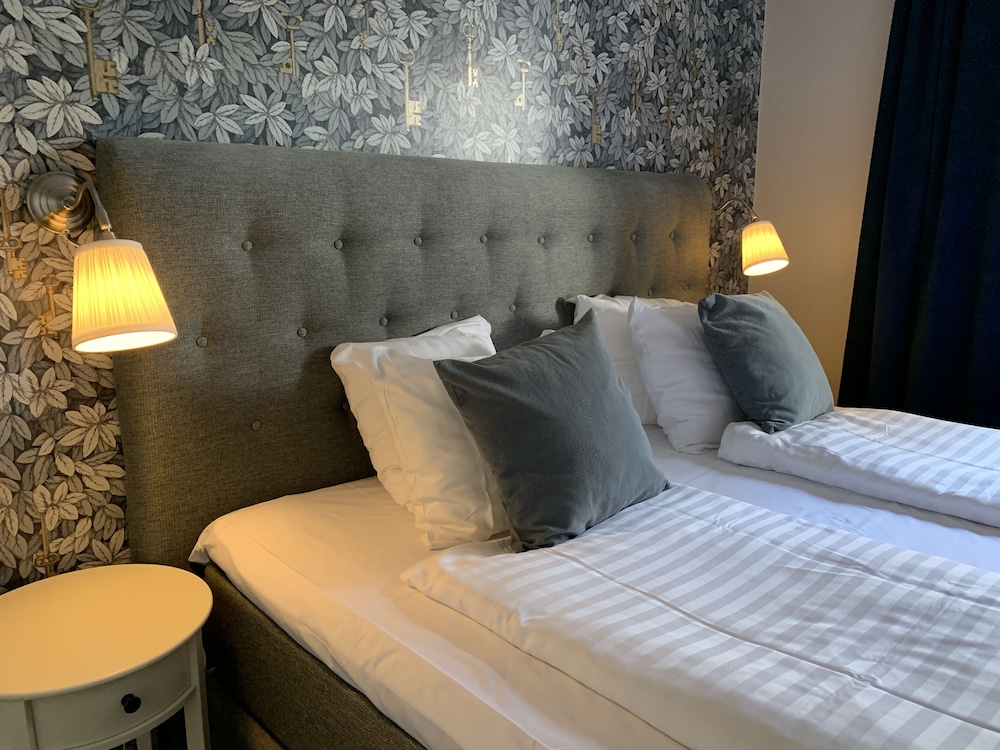 Hotel Wictoria 16/45