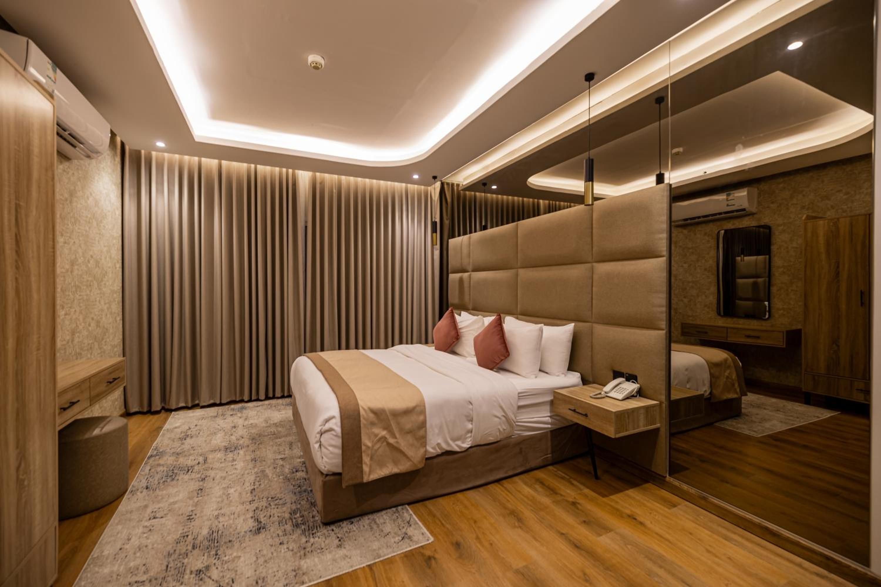 اكس-واي-زد(XYZ Hotel) 16/25