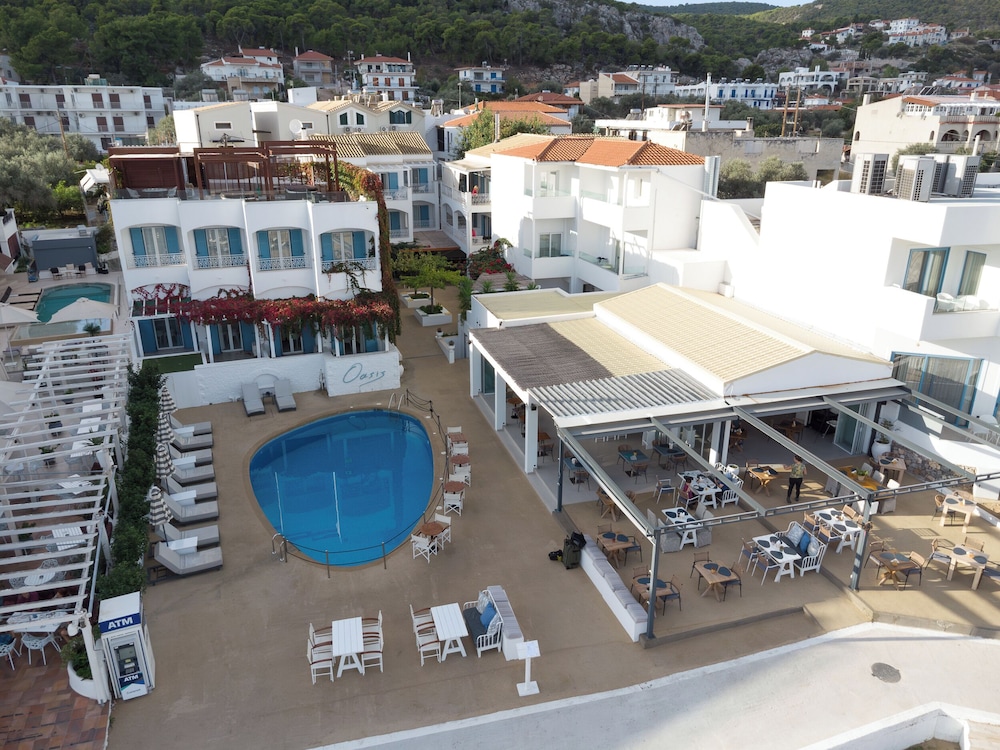 Oasis Beach Hotel Spa 46/76