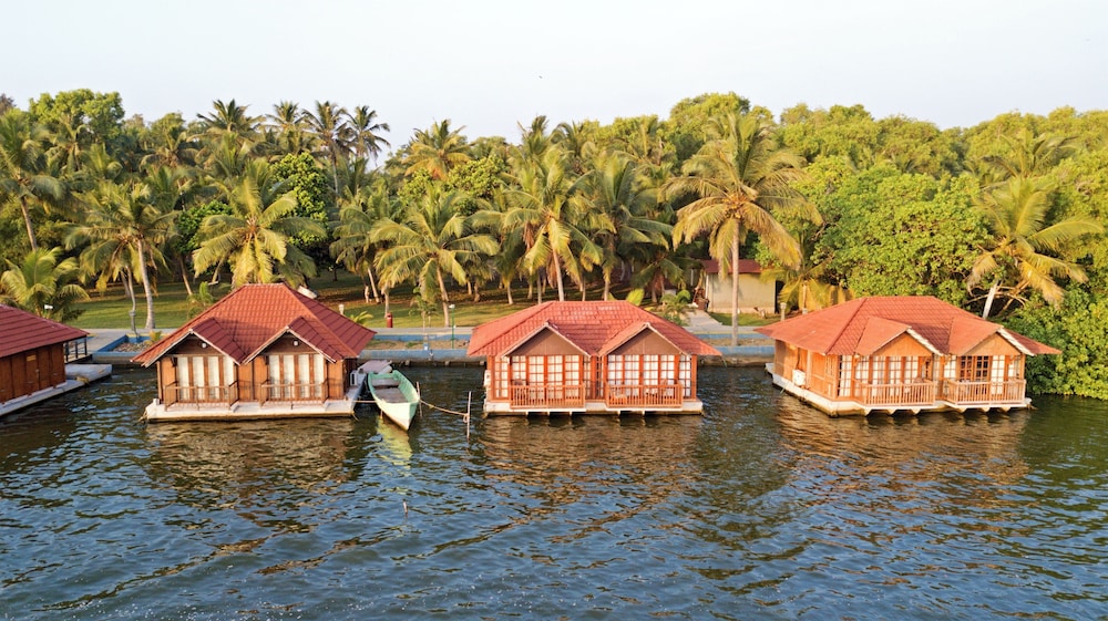 Poovar Island Resort 35/46