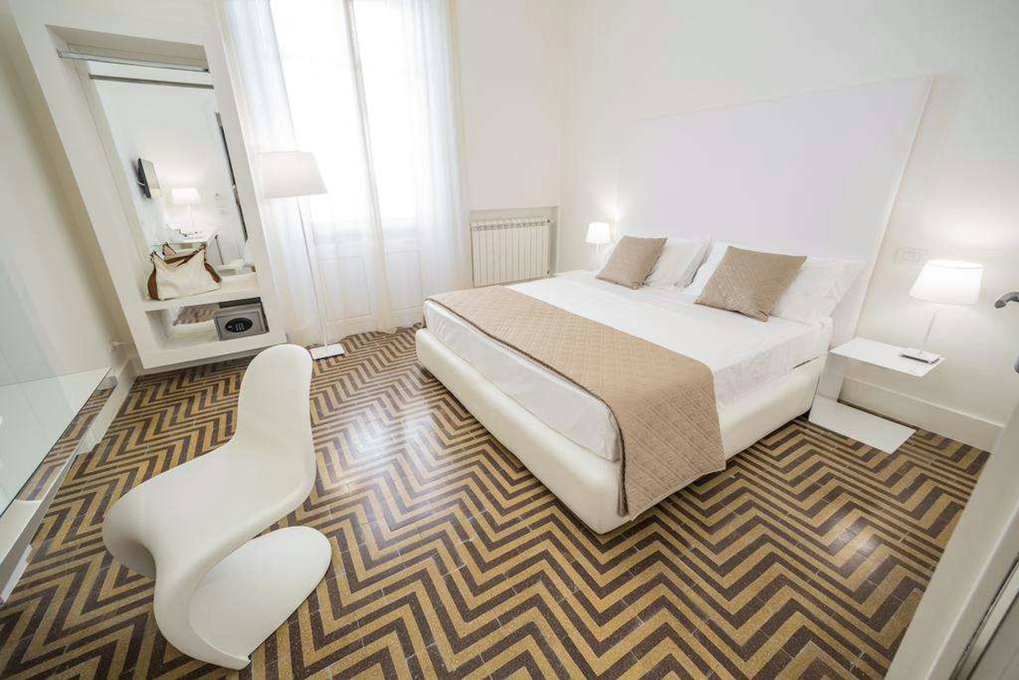 Home Boutique Luxury & Design 4/37