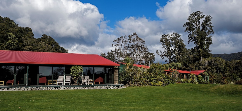 Lake Moeraki Wilderness Lodge 34/39