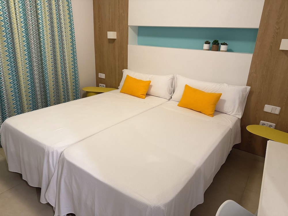 Poniente Playa Apartments 17/53