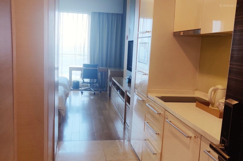 Side Apartment 47/50