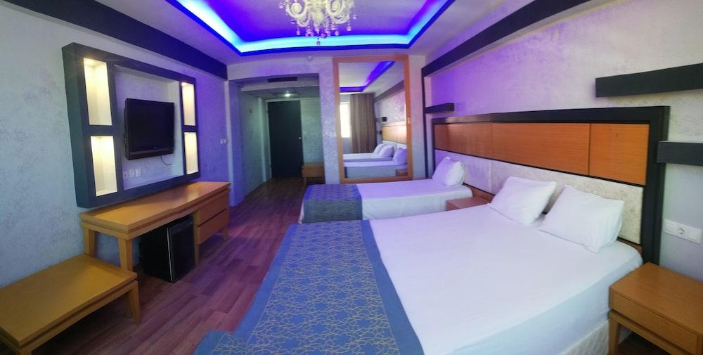 Room, Triple