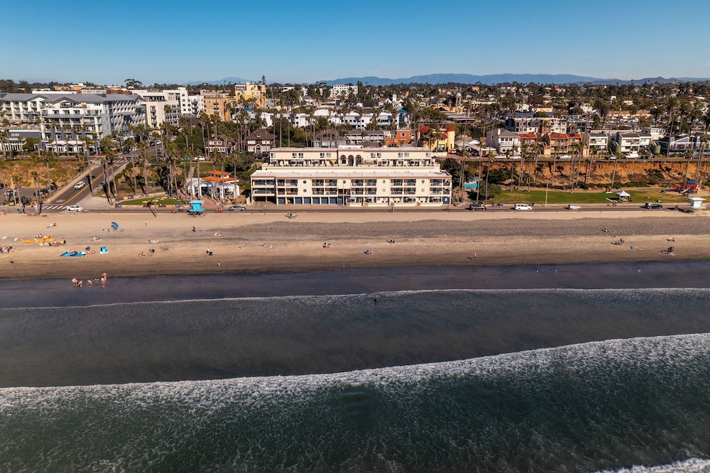 Southern California Beach Club 69/73