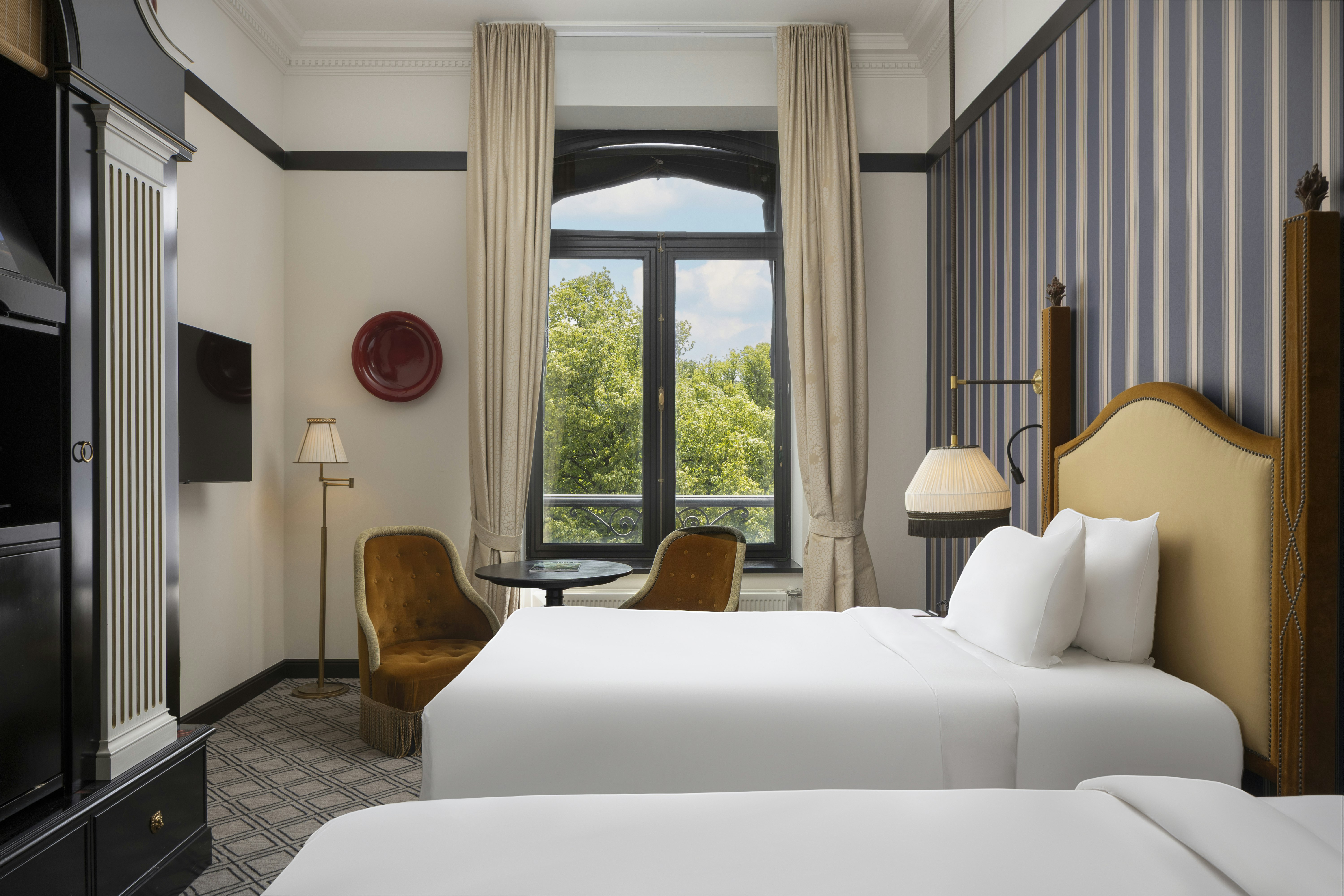 Executive, Twin Beds