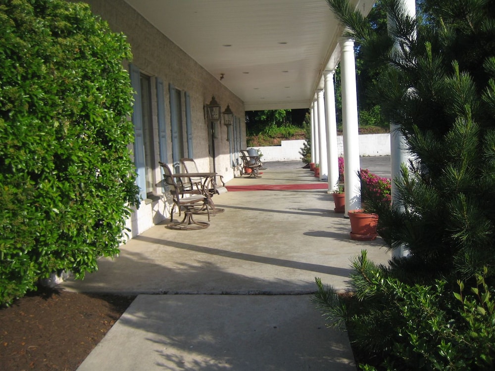 French Creek Inn 33/42