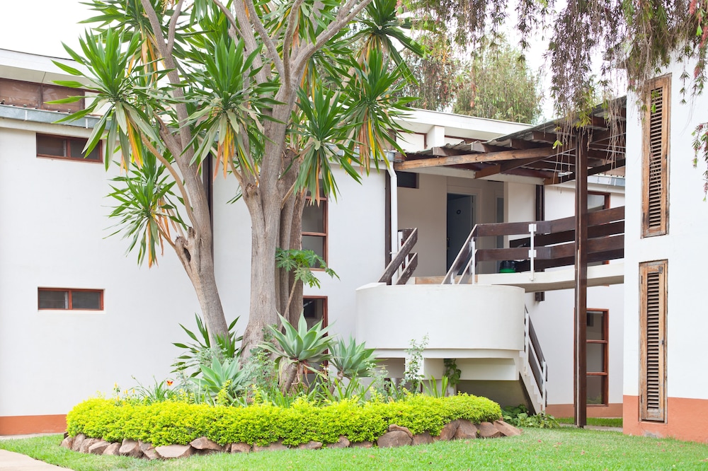 SUNBIRD LILONGWE 61/64