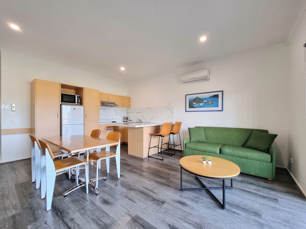 Seaview Motel and Apartments 40/62