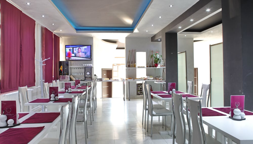 Side One Design Hotel 45/60