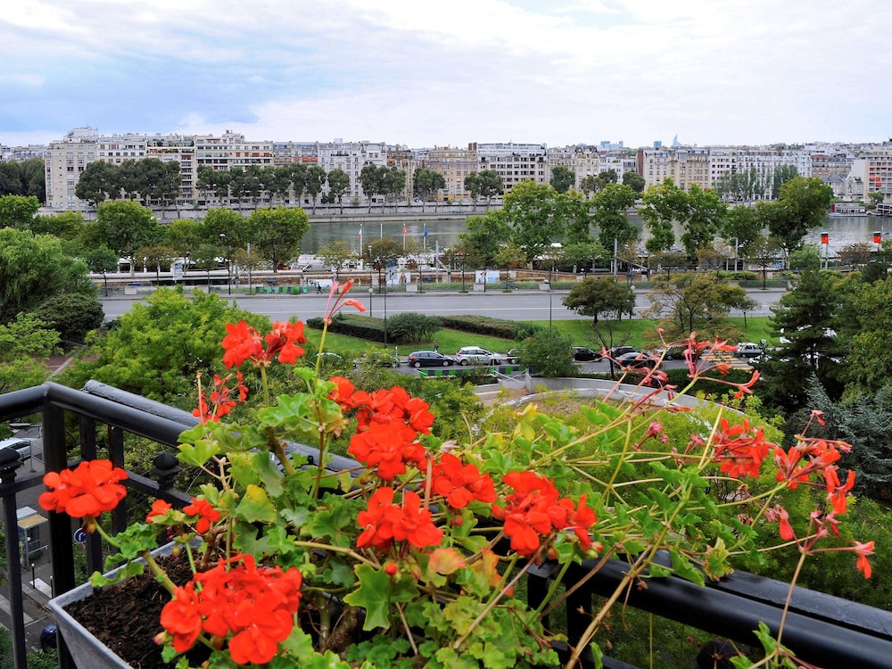 Hotel Mercure Paris Tour Eiffel Pont Mirabeau 46/49