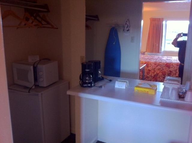 Econo Lodge Inn and Suites Abilene photo2