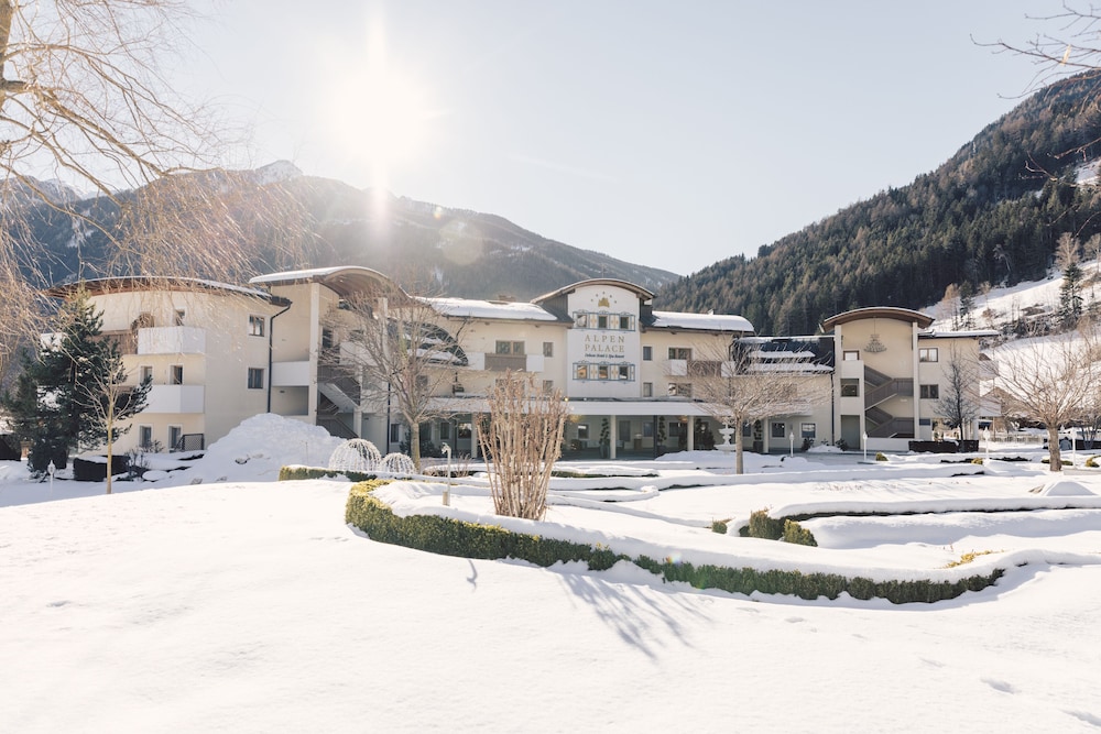 Alpenpalace Luxury Hideaway & Spa Retreat 41/50