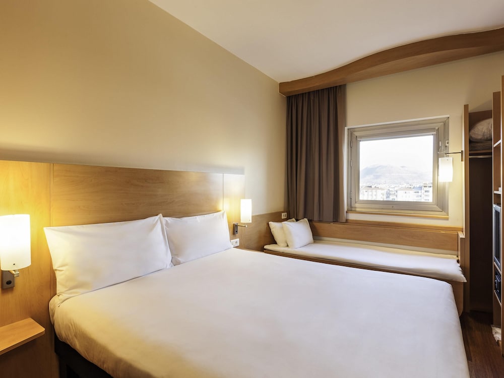 Ibis London Luton Airport 14/49