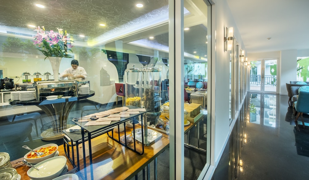 Anajak Bangkok Hotel 58/70