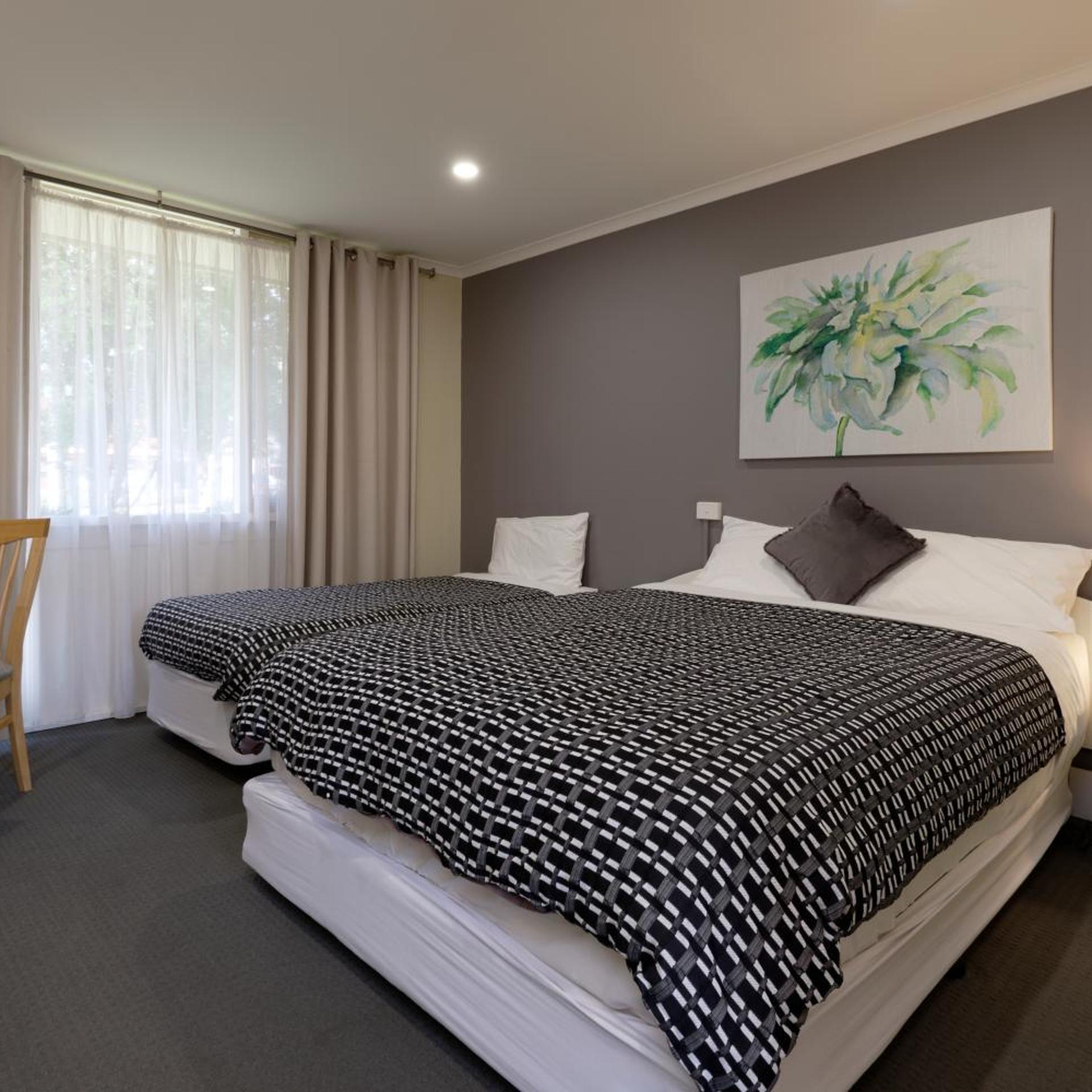 Keilor Motor Inn 10/26