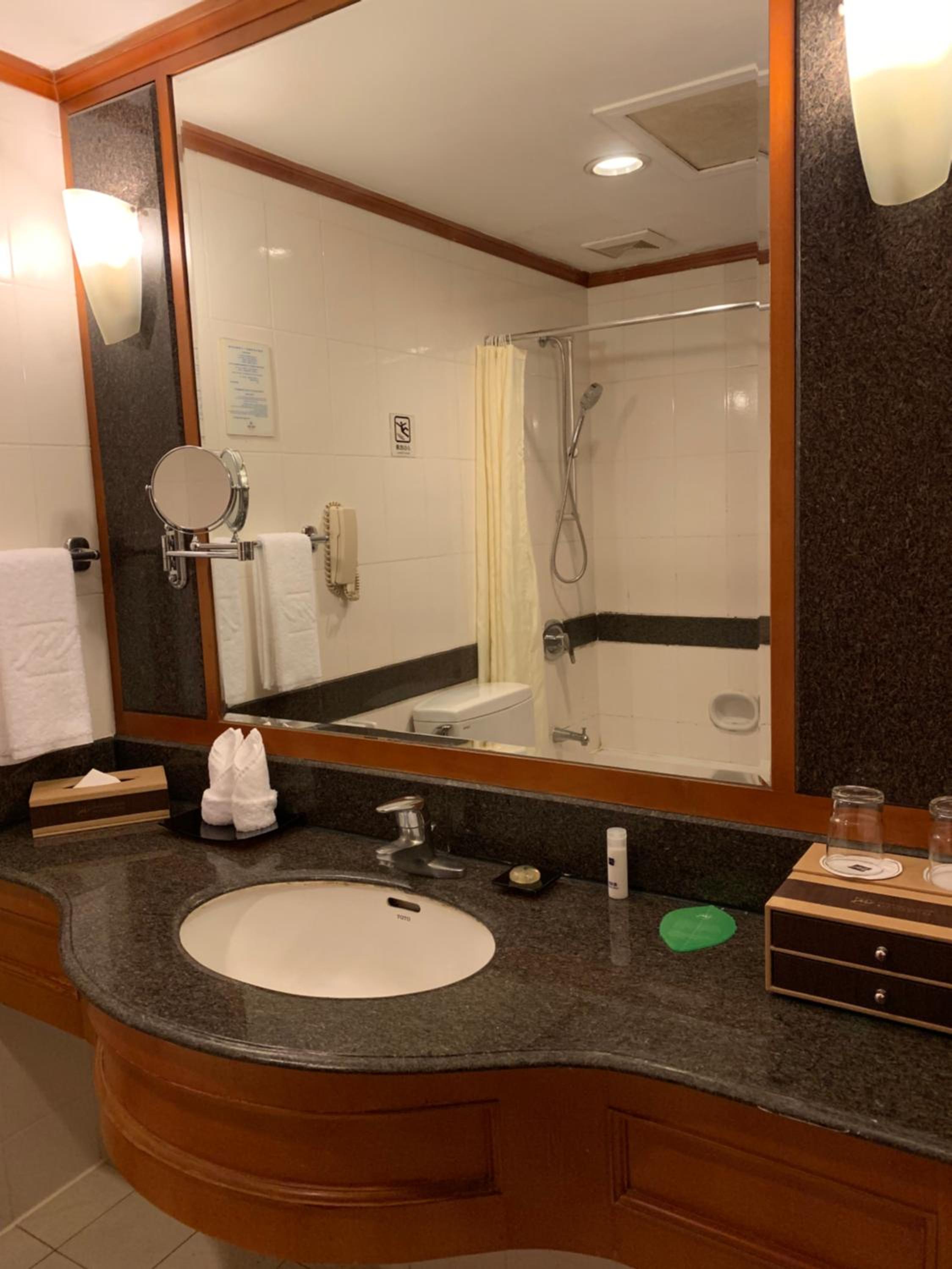 غرفة سوبيريور بسرير كينج بإطلالة على المدينة، Grand Metropark Hotel Liyuan Chongqing 3/5