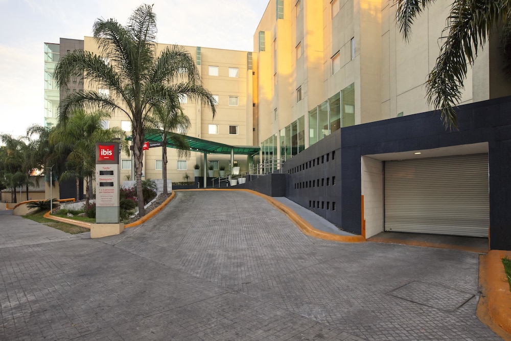 Ibis Guadalajara Expo 44/50