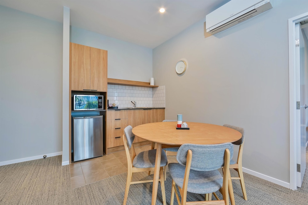 Best Western Plus North Lakes Hotel 45/50